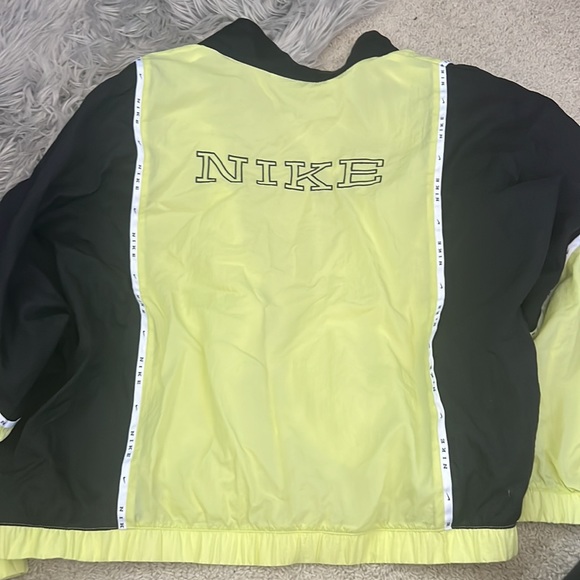 Nike bomber jacket - Picture 3 of 3